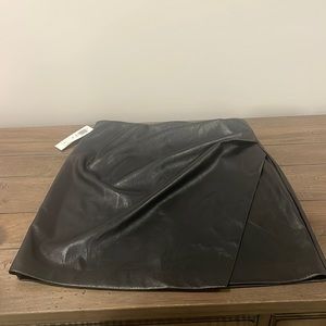 Aritzia Wilfred leather skirt